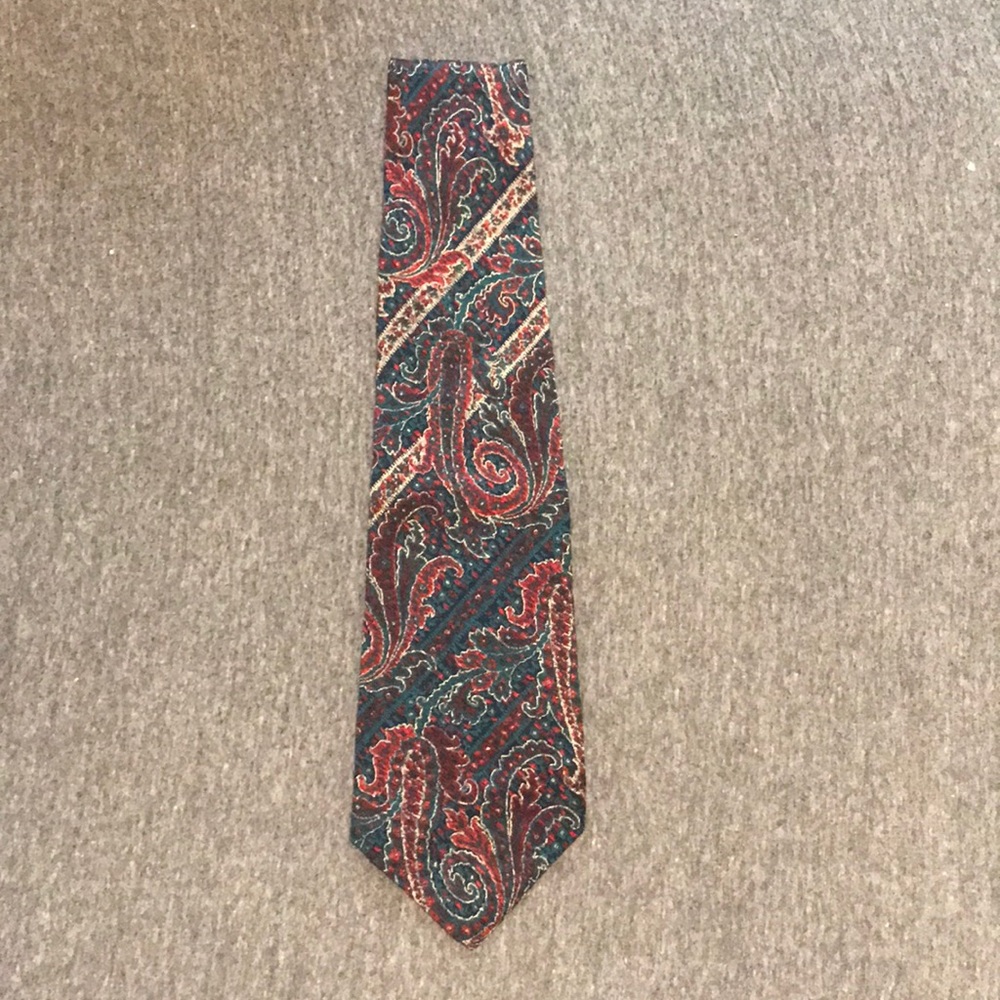 Perry Ellis Handmade Men's Paisley Tie